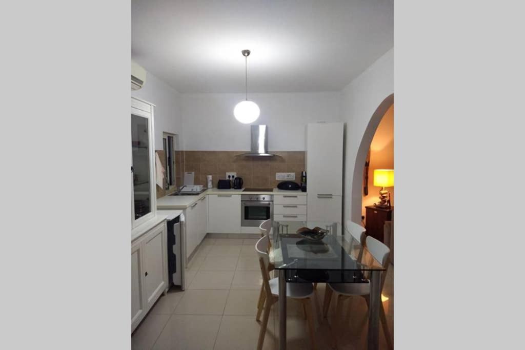 Confortable And Quiet Apartment In St. Julian San Ġiljan Exterior foto
